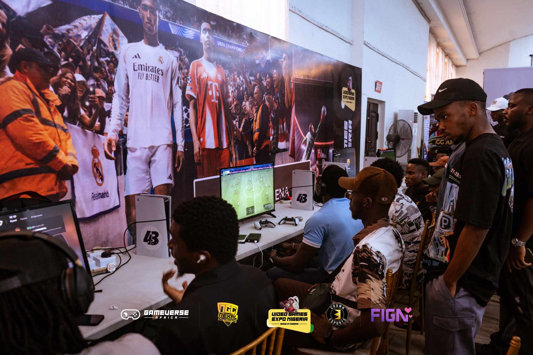 Console gaming tournament stations on PS5